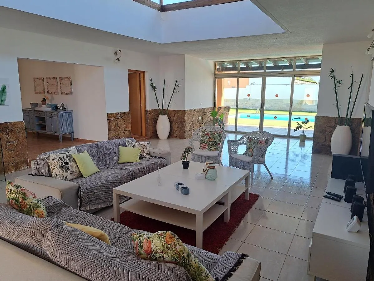 VILLA PARADISE La Guirra